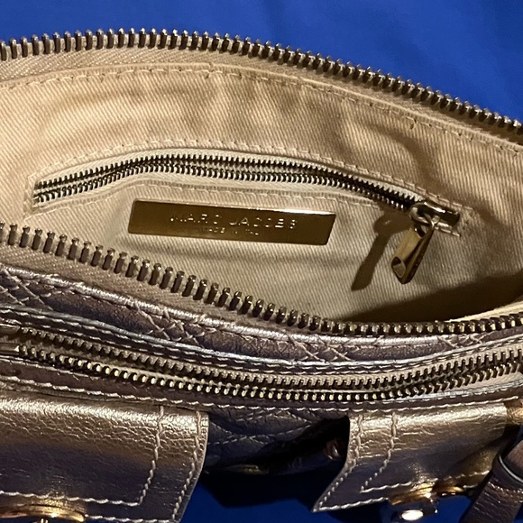 Marc Jacobs Cammie Quilted Metallic Gold Leather Handbag with Chain Strap - Picture 2 of 14